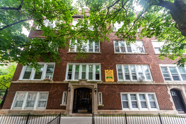 Birchwood Manor Apartments in Chicago, IL - Foto de edificio - Building Photo