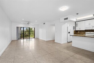9150 NW 38th Dr in Coral Springs, FL - Building Photo - Building Photo
