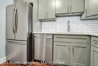 324 Hermit St photo'