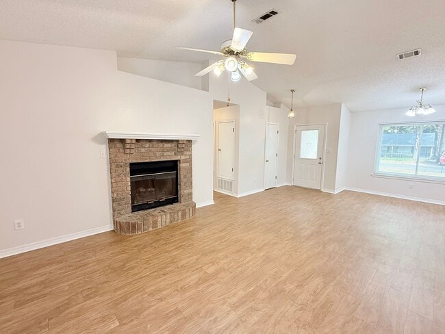 3980 Deerwood Cir in Pace, FL - Building Photo - Building Photo