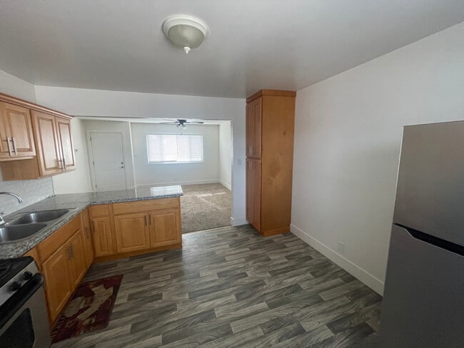 2008 Marin St in Vallejo, CA - Foto de edificio - Building Photo