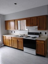 225 E Findlay St Apartments