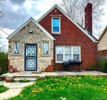 15319 Sussex St in Detroit, MI - Building Photo