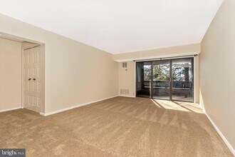 5232 W Running Brook Rd in Columbia, MD - Building Photo - Building Photo