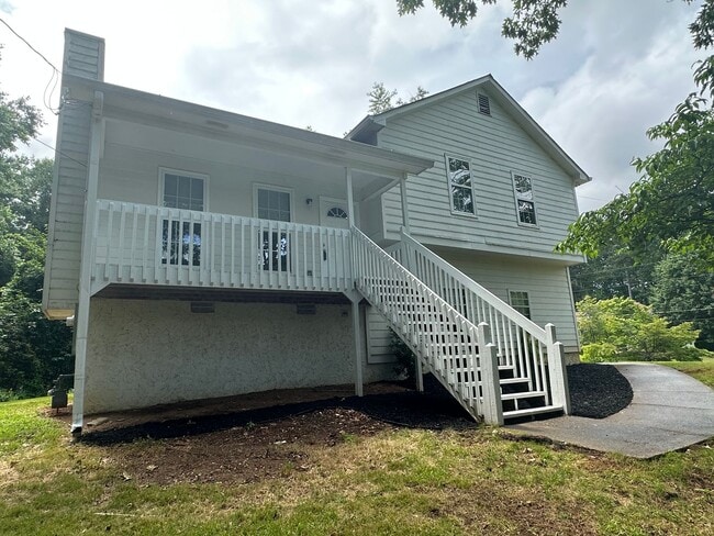 property at 186 Grapevine Dr