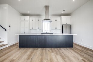2143 Mail Ave, Unit 103 in Dallas, TX - Building Photo
