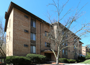 Robin Woods Apartments in Cincinnati, OH - Building Photo - Building Photo