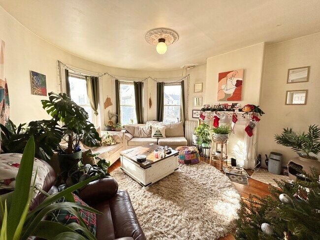 96 Calumet St, Unit 1 in Boston, MA - Building Photo - Building Photo