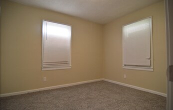 432 W Peebles Rd in Memphis, TN - Building Photo - Building Photo
