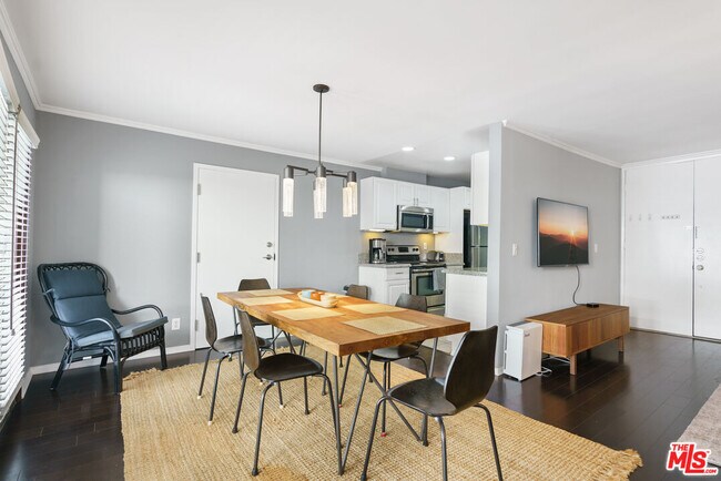 843 4th St-Unit -202 in Santa Monica, CA - Building Photo - Building Photo