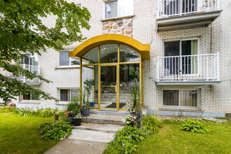 7781 D'Avrillé Av in Montréal, QC - Building Photo - Building Photo