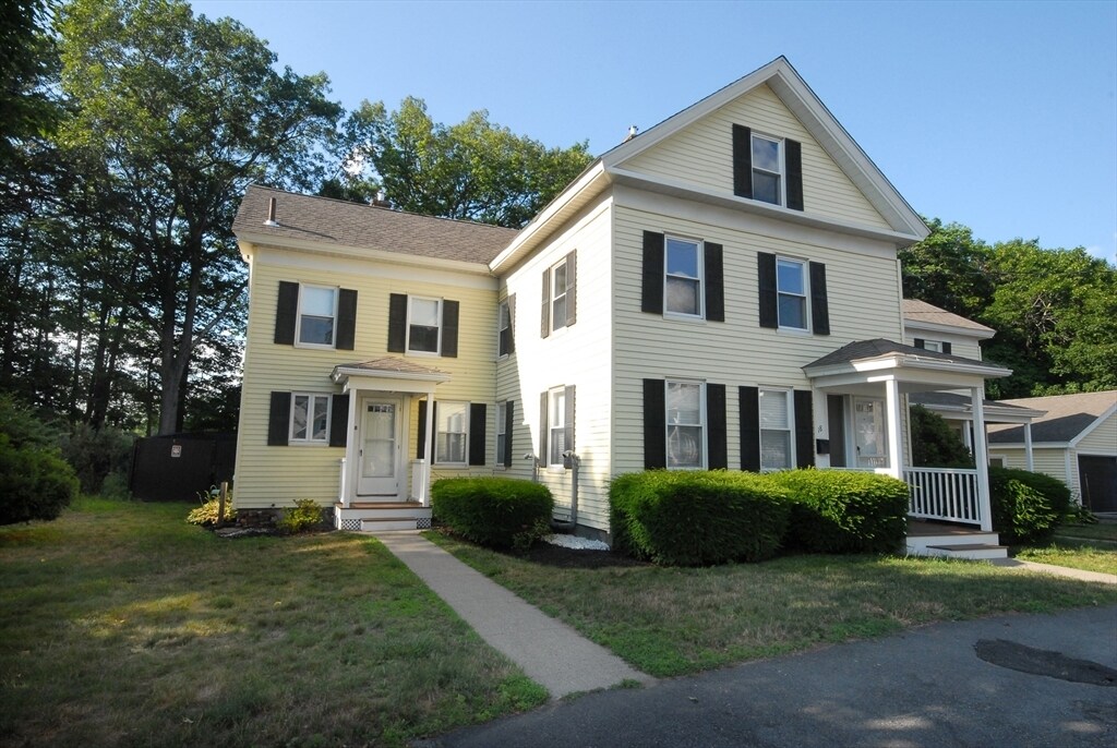 18 Park St in Maynard, MA - Building Photo