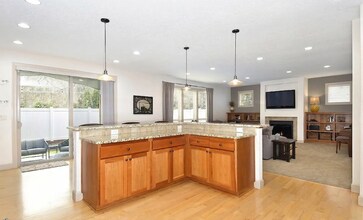 17560 SW Keystone Ct in Beaverton, OR - Building Photo - Building Photo