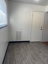 2851 Reservoir Ln in Redding, CA - Building Photo - Building Photo