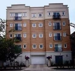 2021 N Kedzie Ave, Unit 03E in Chicago, IL - Building Photo