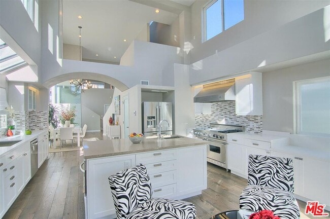 property at 2906 2nd St