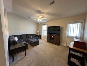 740 High Point Way, Unit High Point Way in Knoxville, TN - Foto de edificio - Building Photo