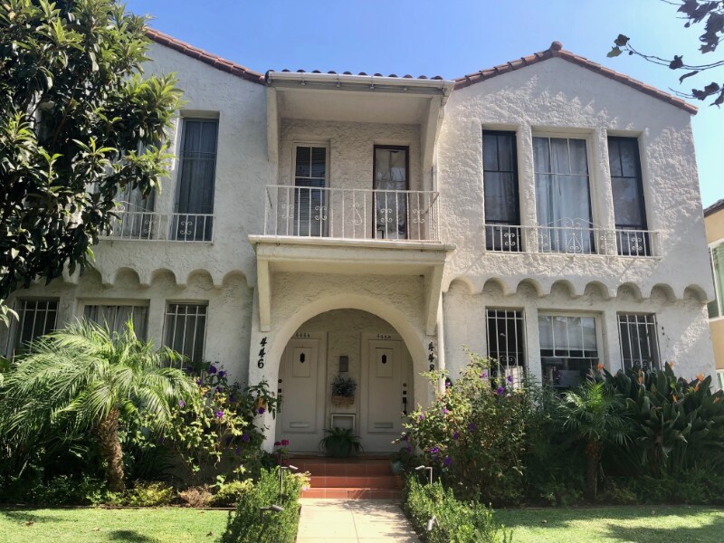 446 S Oakhurst Dr in Beverly Hills, CA - Building Photo