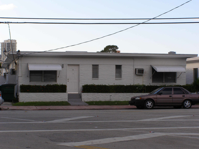 7871 Crespi Blvd in Miami Beach, FL - Foto de edificio - Building Photo