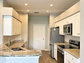 3030 Bent Creek Dr in Valrico, FL - Building Photo - Building Photo