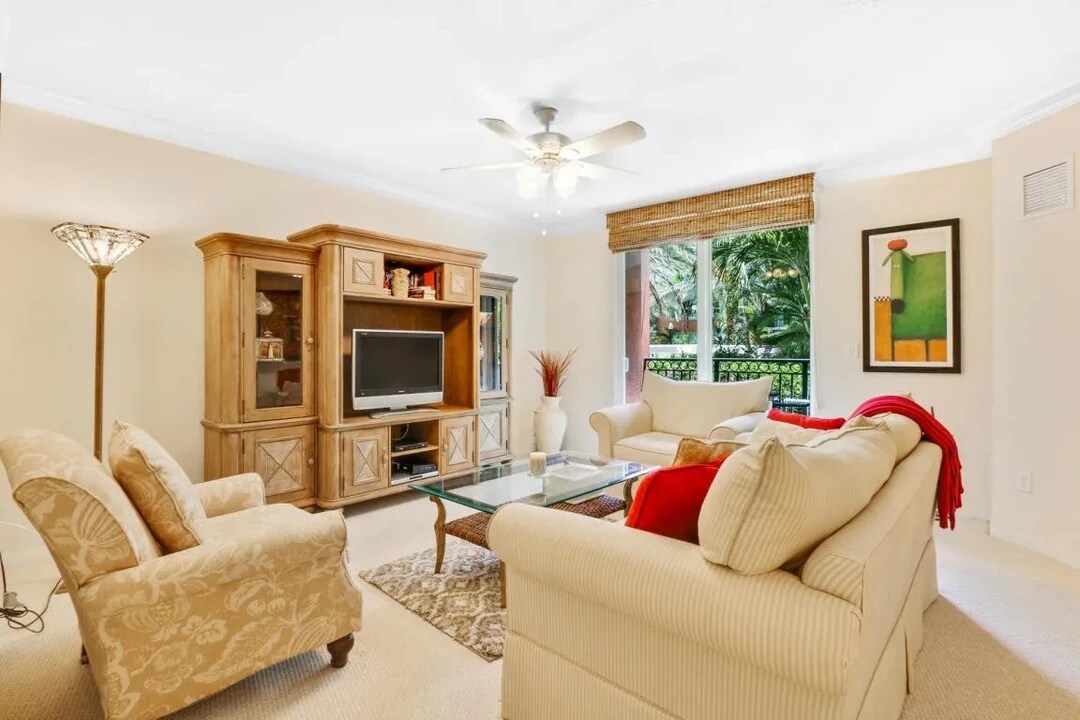 600 S Dixie Hwy, Unit 616 in West Palm Beach, FL - Foto de edificio