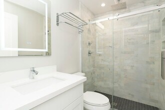 4513 Fremont Ave N in Seattle, WA - Building Photo - Building Photo