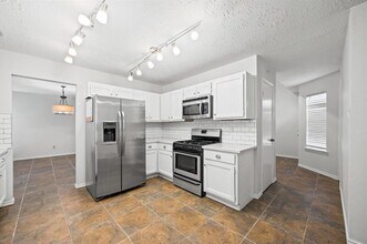 20006 River Brook Dr in Humble, TX - Building Photo - Building Photo