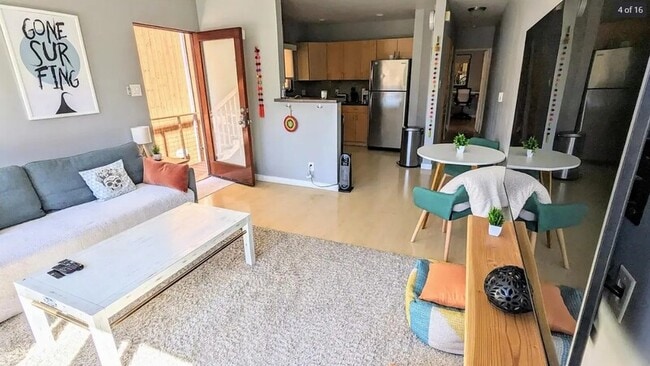 3206 Manhattan Ave in Manhattan Beach, CA - Building Photo - Building Photo
