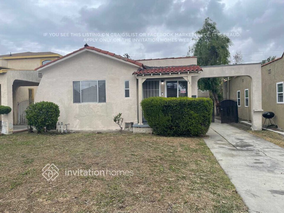 641 W 106th St in Los Angeles, CA - Building Photo
