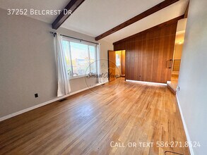 37252 Belcrest Dr in Sterling Heights, MI - Building Photo - Building Photo