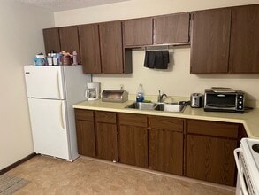 2326 Golf Rd in Eau Claire, WI - Foto de edificio - Building Photo