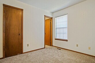 8910 Oak Valley Dr in Midwest City, OK - Building Photo - Building Photo