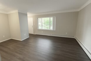 Hudson Park Apartments in Royal Oak, MI - Building Photo