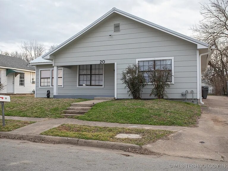 20 8th Ave NW in Ardmore, OK - Building Photo