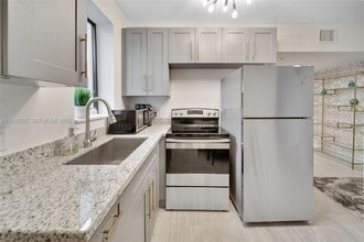 2162 SW 14th Terrace in Miami, FL - Building Photo - Building Photo