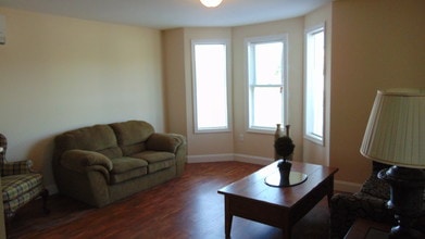 Sanford Pointe in Sanford, ME - Building Photo - Building Photo