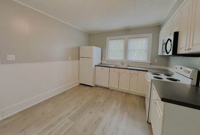 105 Livingston Ave in Pittsfield, MA - Building Photo - Building Photo