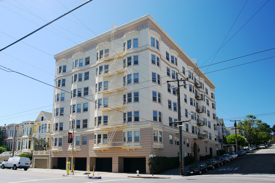 California & Pierce Apartments in San Francisco, CA - Building Photo