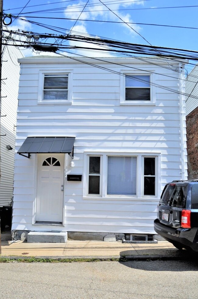 property at 27 Uxor Wy