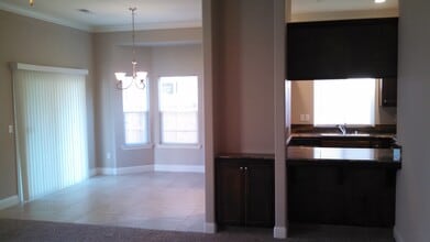1513 Greenwich Dr in Los Banos, CA - Building Photo - Building Photo