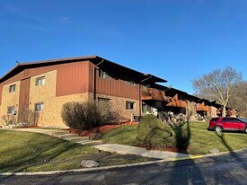 8000 Archer Ave in Willow Springs, IL - Building Photo