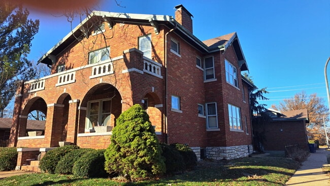 5301 S Broadway in St. Louis, MO - Building Photo - Building Photo