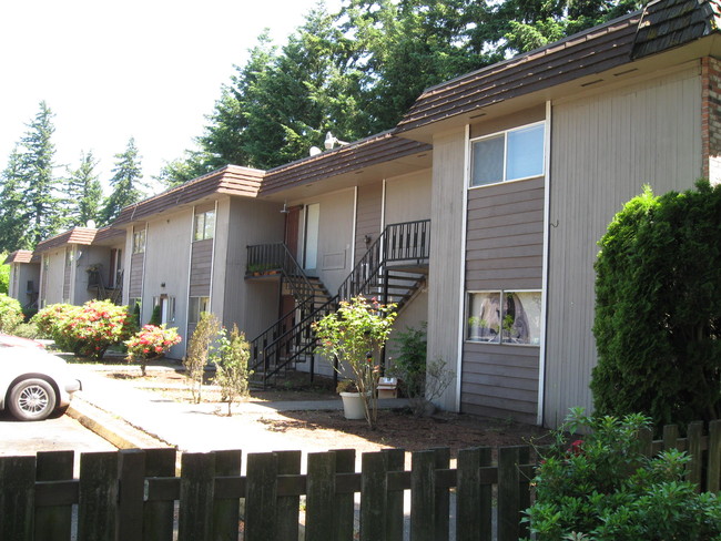 Fairhaven Apartments in Portland, OR - Building Photo - Building Photo