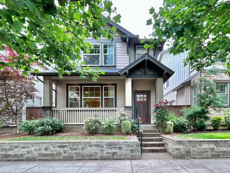 29216 SW Costa Cir E in Wilsonville, OR - Building Photo