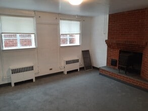 1701 Rugby Ave, Unit Basement Apt in Charlottesville, VA - Building Photo - Building Photo