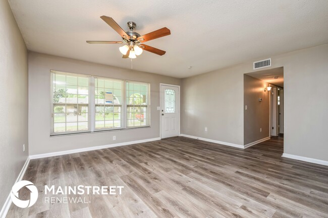 6035 Slade Rd in North Port, FL - Building Photo - Building Photo