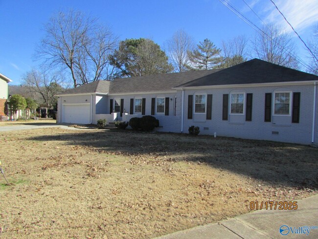 1217 Chatterson Cir SE in Huntsville, AL - Building Photo - Building Photo