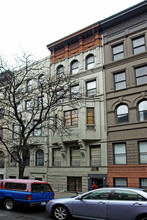 141 W 75th St in New York, NY - Building Photo - Building Photo