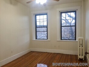 1412 Commonwealth Ave in Boston, MA - Foto de edificio - Building Photo