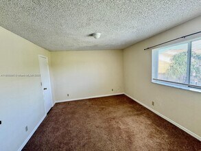 3390 Pinewalk Dr N in Margate, FL - Building Photo - Building Photo